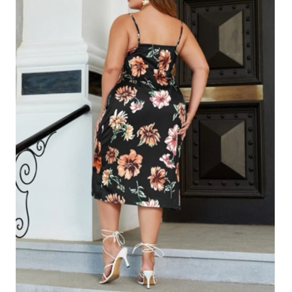 Plus size luxe floral print drawstring side cami dress - Picture 3 of 15